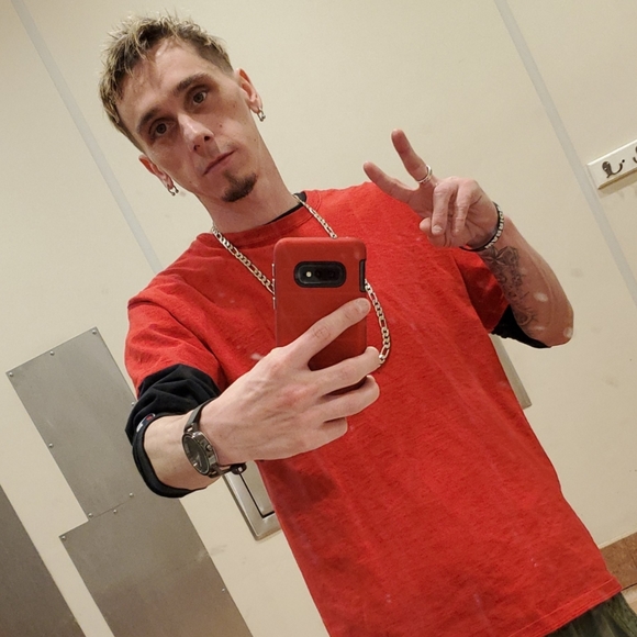 Meet your Posher, Travis - Picture 3 of 3